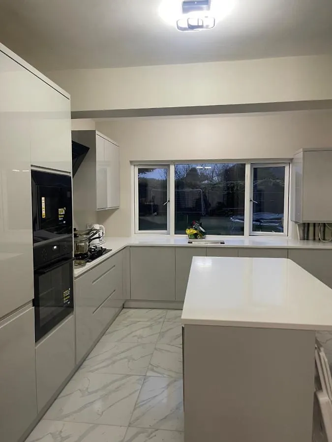 One Bedroom In Spacious Bungalow, Free Parking & Private Entrance Edinburgh 0*,