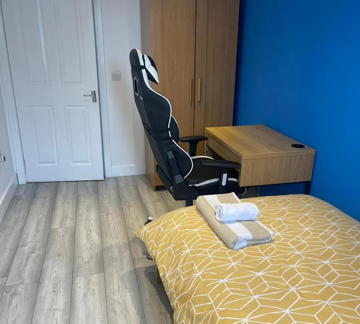 One Bedroom In Spacious Bungalow, Free Parking & Private Entrance Edinburgh Egyesült Királyság